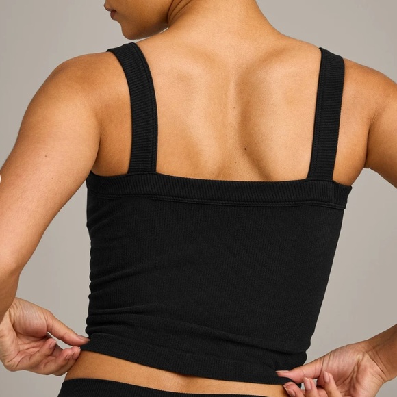 ONER Seamless Scoop Neck Vest - Picture 2 of 3